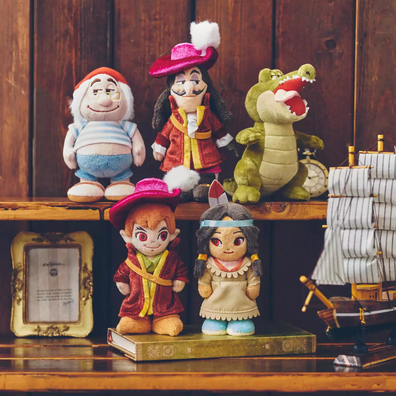 AUGUST 26 PREORDER - Japan Limited - Peter Pan - Captain Hook - StanDs
