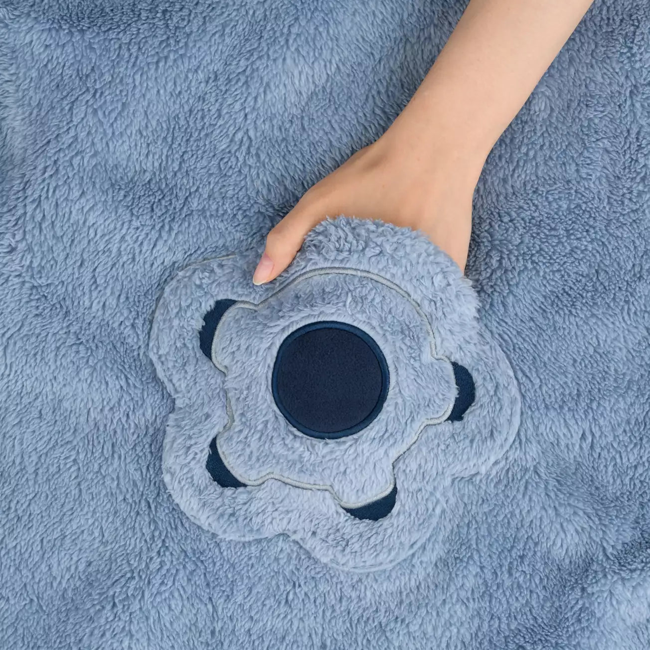Japan Limited - Stitch Wearable Blanket