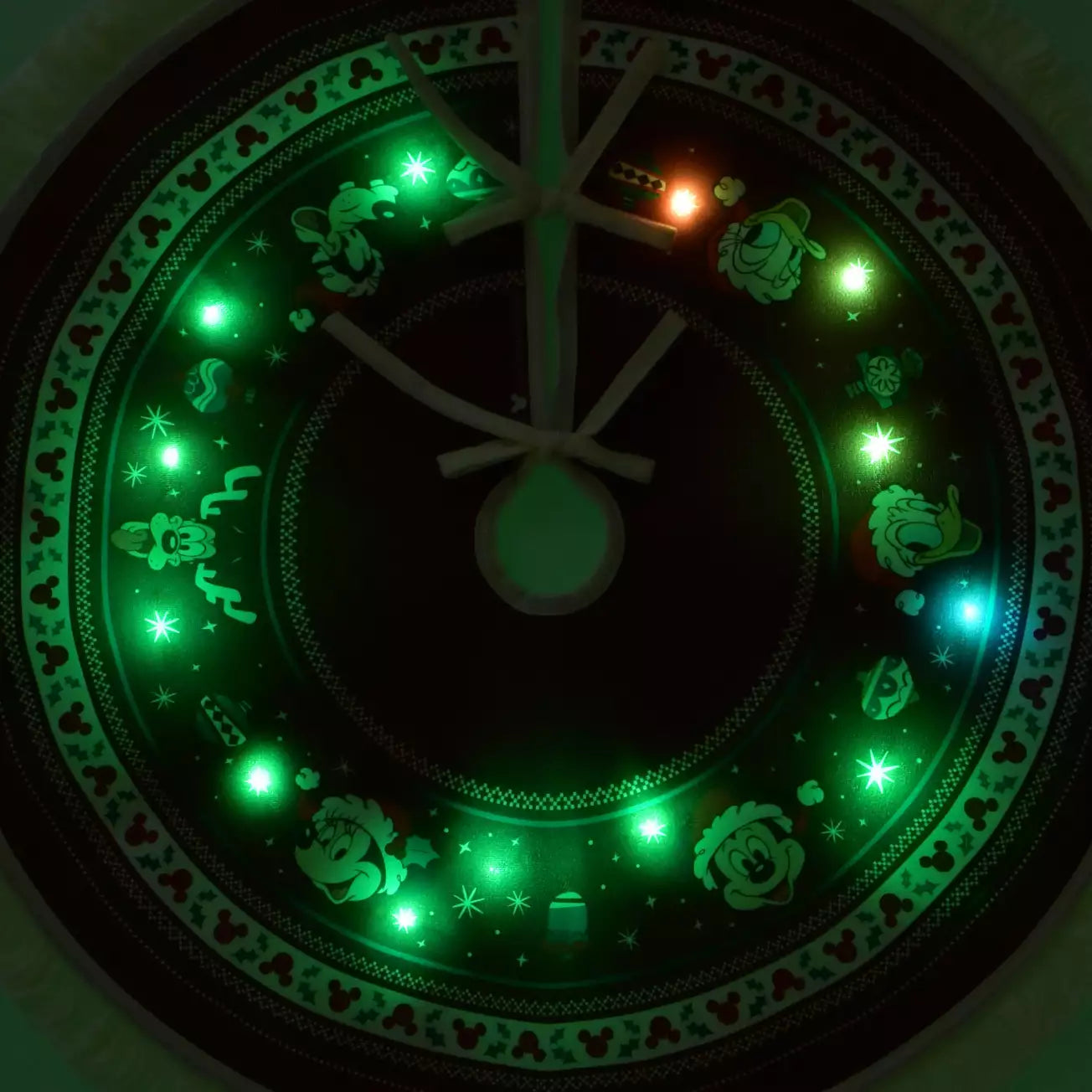 NOV 4 PREORDER - Japan Disney Store - Christmas 2025 - Mickey & Friends Light Up Tree Skirt