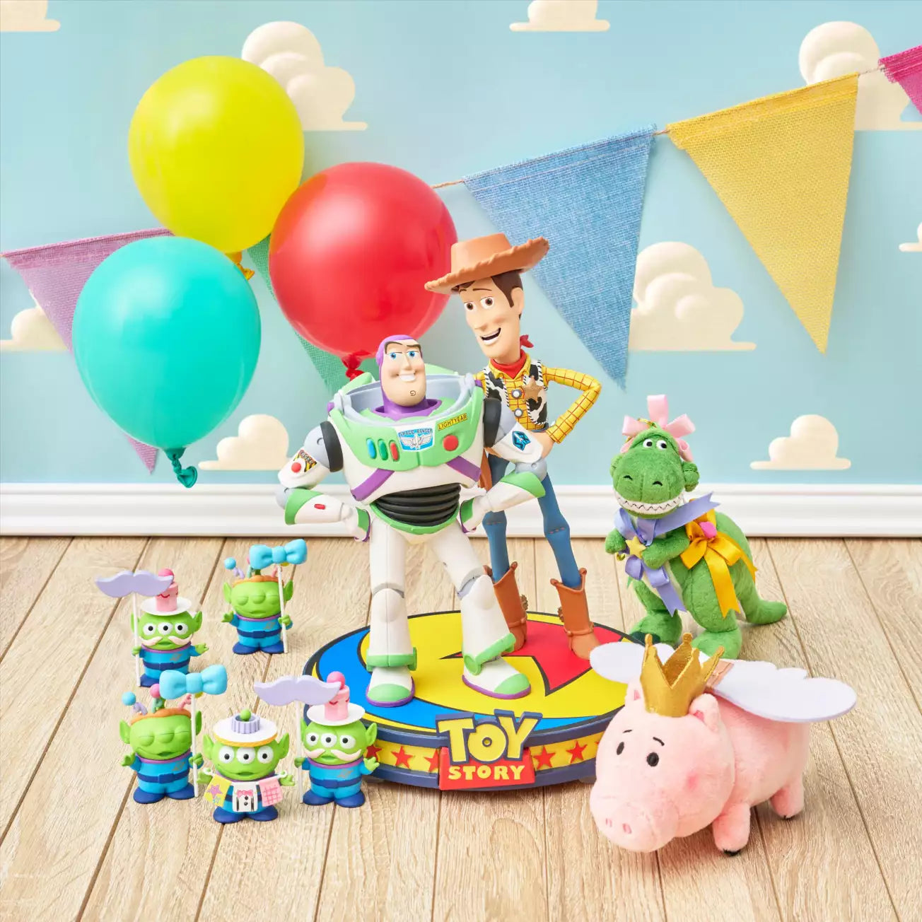 OCT 24 PREORDER - Japan Limited - Toy Story 30th Anniversary - Little Green Men Figure - Beard Photo Prop-