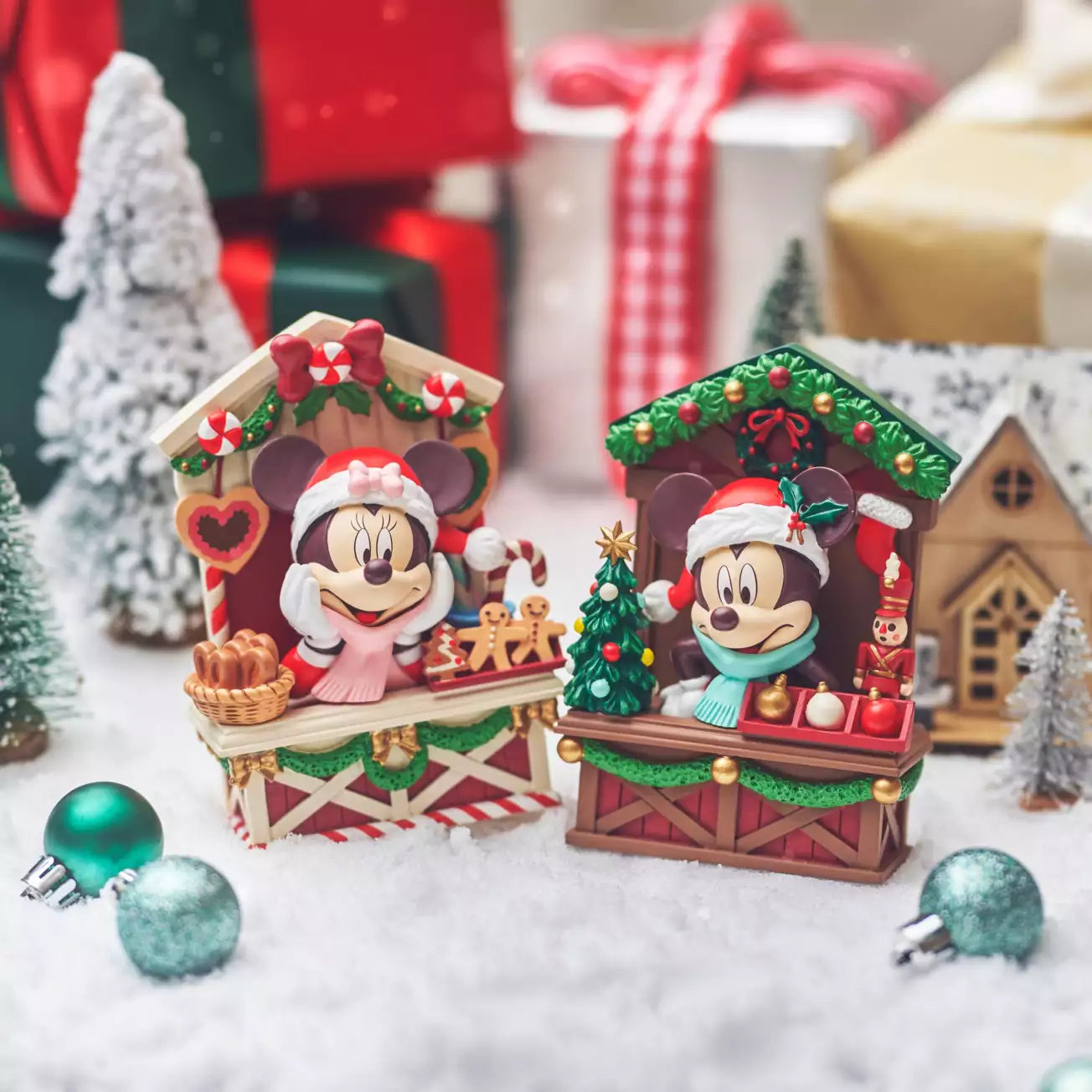 NOV 4 PREORDER - Japan Disney Store - Christmas 2025 - Mickey Mouse Figure - Christmas Market