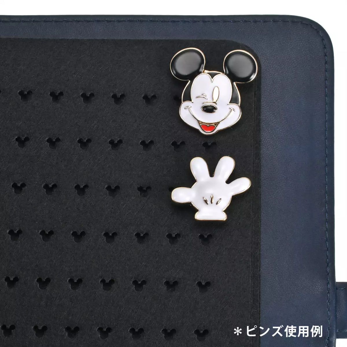 OCT 6 PREORDER - Japan Disney Store - Mickey Mouse - 6-Ring Pin Badge Collection Book