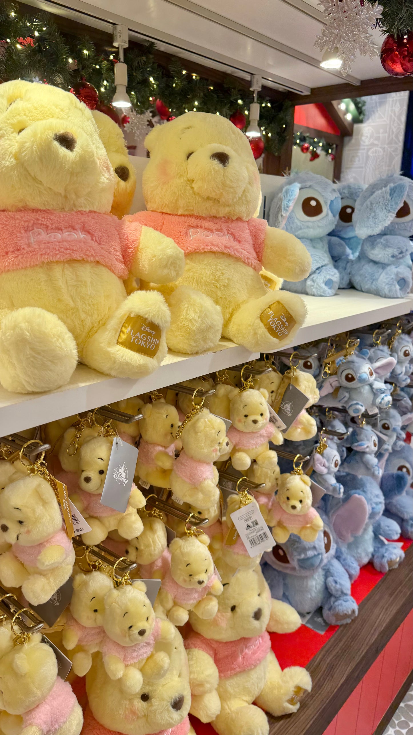 Japan Disney Store - Tokyo Flagship Store Exclusive - Winnie the Pooh - Plush Keychain