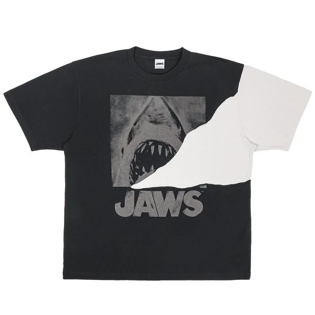Universal Studios Japan - Jaws - Ripped T-shirt
