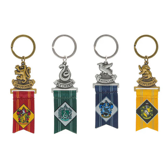 Universal Studios Japan - The Wizarding World of Harry Potter - Hogwarts School of Witchcraft and Wizardry - Keychain set (4 pieces)