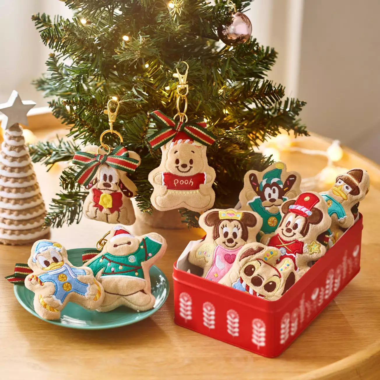 NOV 4 PREORDER - Japan Disney Store - Christmas 2025 - Baymax - Christmas Cookie - Plush Keychain