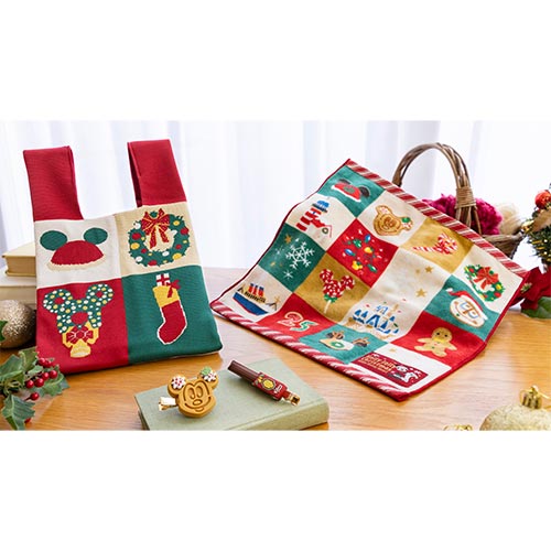 MID NOV PREORDER - Tokyo Disney Resort - Christmas 2025 - Mickey Mouse - Hand Towel